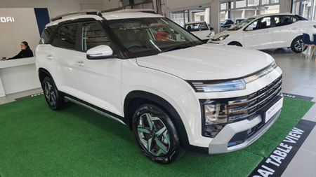 2025-Hyundai-Alcazar-15D-Executive-Auto_0