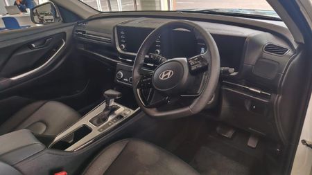 2025-Hyundai-Alcazar-15D-Executive-Auto_8