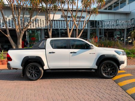 2023-Toyota-Hilux-28-GD-6-Raised-Body-Legend-RS-Auto-Double-Cab_3