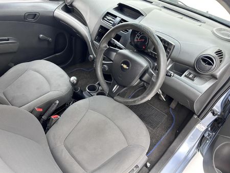 2012-Chevrolet-Spark-12-L_14