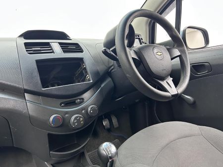 2012-Chevrolet-Spark-12-L_7