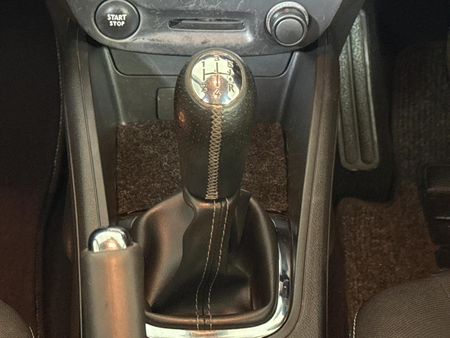 2013-Renault-Fluence-16-Expression_10