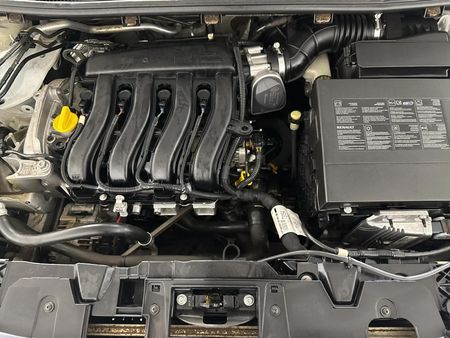 2013-Renault-Fluence-16-Expression_12
