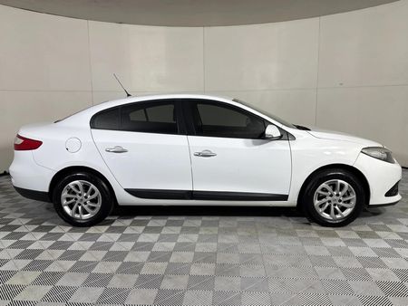 2013-Renault-Fluence-16-Expression_16