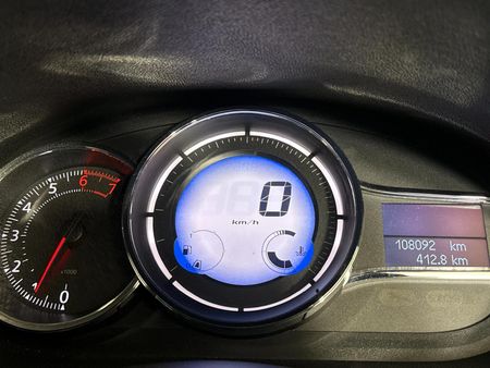 2013-Renault-Fluence-16-Expression_2