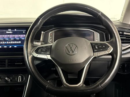 2022-Volkswagen-Polo-10-TSI-Life_11