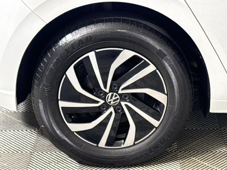 2022-Volkswagen-Polo-10-TSI-Life_7