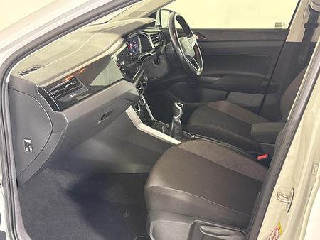 2022-Volkswagen-Polo-10-TSI-Life_8