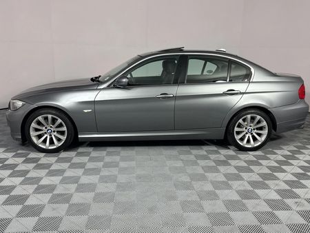 2010-BMW-3-Series-323i-Innovation-Auto_20