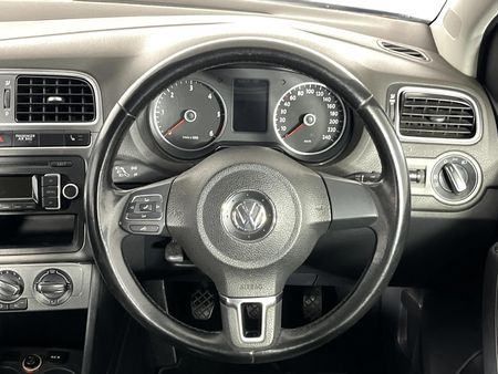 2013-Volkswagen-Polo-16-TDI-Comfortline-5-dr_12