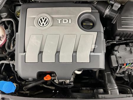 2013-Volkswagen-Polo-16-TDI-Comfortline-5-dr_13