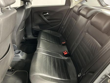 2013-Volkswagen-Polo-16-TDI-Comfortline-5-dr_3