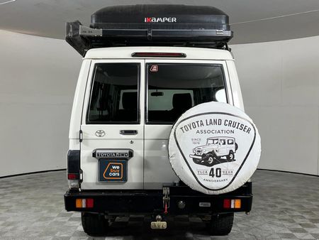 2022-Toyota-Land-Cruiser-78-42-D-Station-Wagon_13