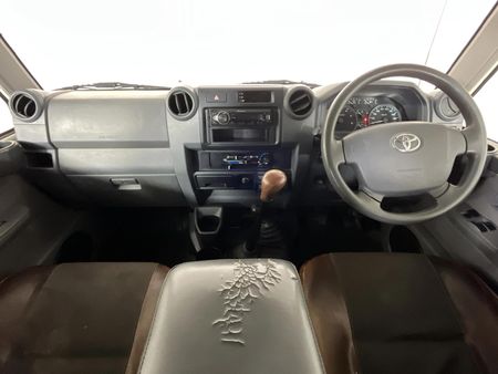 2022-Toyota-Land-Cruiser-78-42-D-Station-Wagon_1