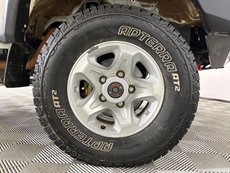 2022-Toyota-Land-Cruiser-78-42-D-Station-Wagon_4
