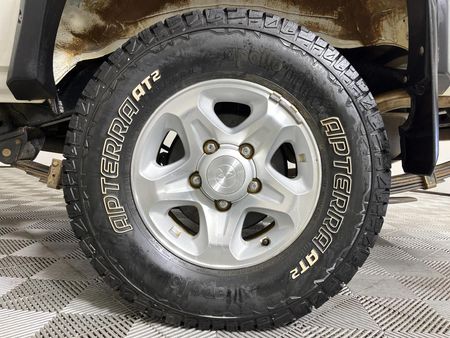 2022-Toyota-Land-Cruiser-78-42-D-Station-Wagon_5