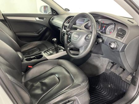 2013-Audi-A4-18-T-SE_9