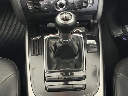 2013-Audi-A4-18-T-SE_10