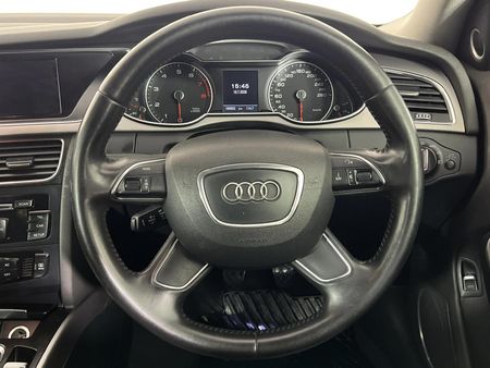 2013-Audi-A4-18-T-SE_11