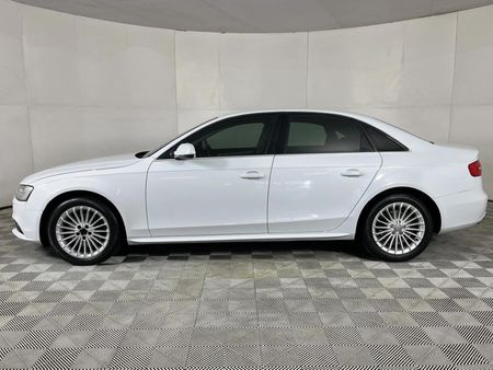 2013-Audi-A4-18-T-SE_18