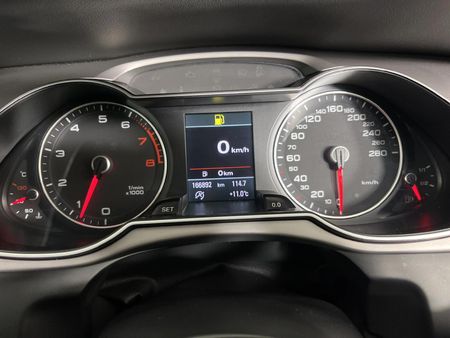 2013-Audi-A4-18-T-SE_2