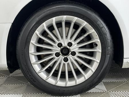 2013-Audi-A4-18-T-SE_4