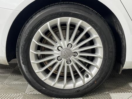 2013-Audi-A4-18-T-SE_7