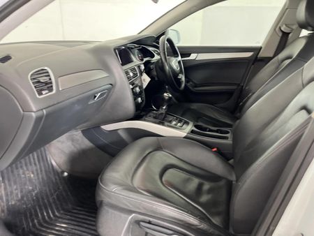2013-Audi-A4-18-T-SE_8