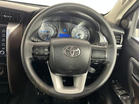 2019-Toyota-Fortuner-24-GD-6-Raised-Body-Auto_11
