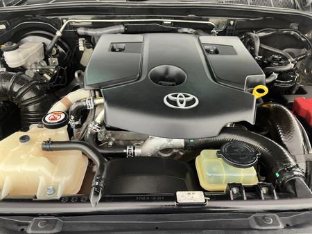 2019-Toyota-Fortuner-24-GD-6-Raised-Body-Auto_12