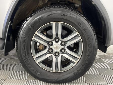 2019-Toyota-Fortuner-24-GD-6-Raised-Body-Auto_5