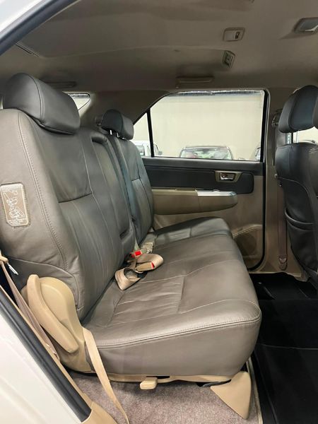 2012-Toyota-Fortuner-25-D-4D-Raised-Body_11