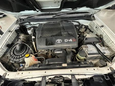2012-Toyota-Fortuner-25-D-4D-Raised-Body_13