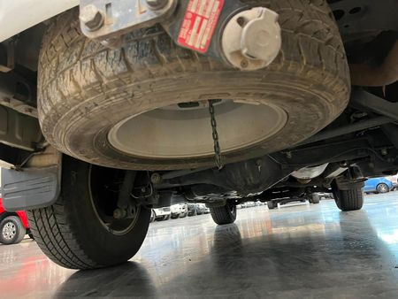 2012-Toyota-Fortuner-25-D-4D-Raised-Body_14