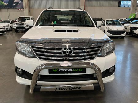 2012-Toyota-Fortuner-25-D-4D-Raised-Body_7