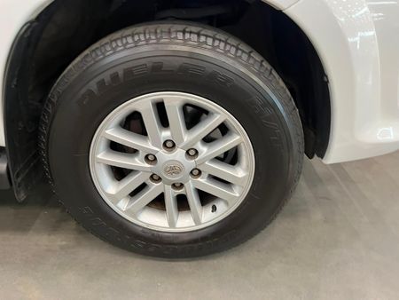2012-Toyota-Fortuner-25-D-4D-Raised-Body_8