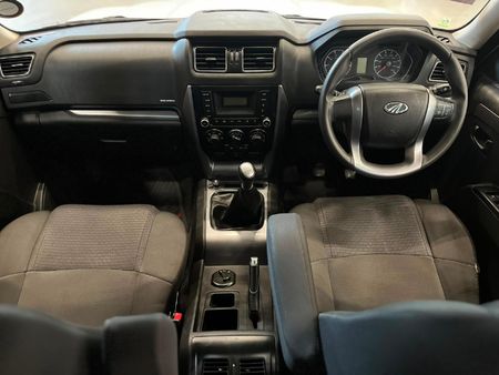 2024-Mahindra-Pik-Up-22-mHawk-S6-4x4-Double-Cab_9