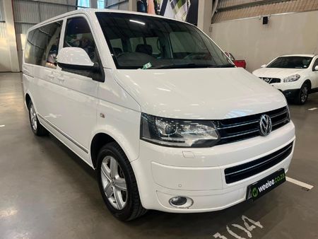 2013-Volkswagen-Caravelle-T5-20-BiTDI-Auto_0