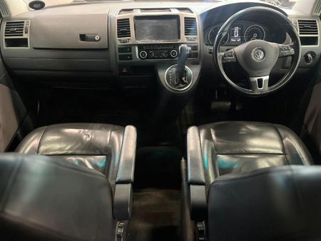2013-Volkswagen-Caravelle-T5-20-BiTDI-Auto_9