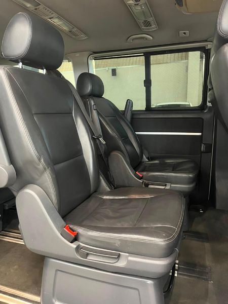 2013-Volkswagen-Caravelle-T5-20-BiTDI-Auto_12