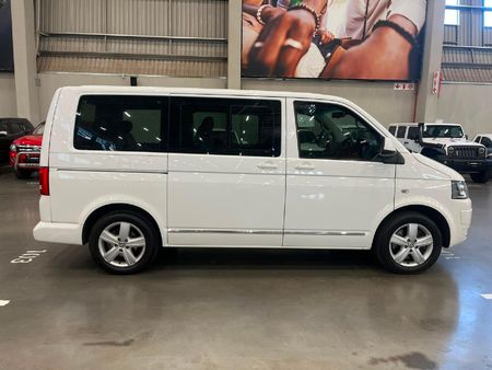 2013-Volkswagen-Caravelle-T5-20-BiTDI-Auto_1
