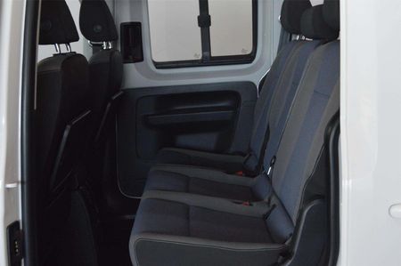 2020-Volkswagen-Caddy-10-TSI-Trendline_9