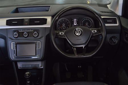 2020-Volkswagen-Caddy-10-TSI-Trendline_8