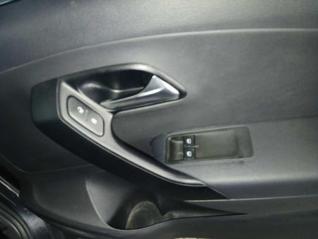 2026-Volkswagen-Polo-Vivo-16-Life_12