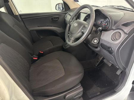 2013-Hyundai-i10-125-GLS-Fluid-Auto_9