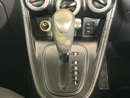 2013-Hyundai-i10-125-GLS-Fluid-Auto_10