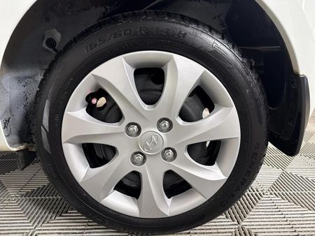 2013-Hyundai-i10-125-GLS-Fluid-Auto_4