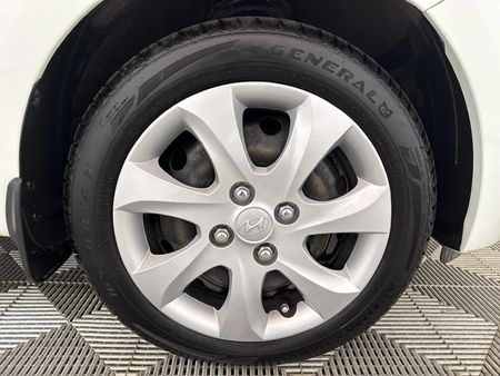 2013-Hyundai-i10-125-GLS-Fluid-Auto_7