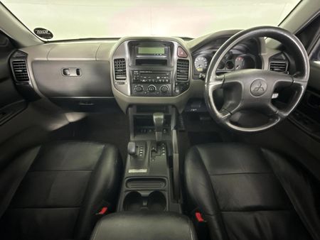 2001-Mitsubishi-Pajero-3500i-Auto-5-dr_1