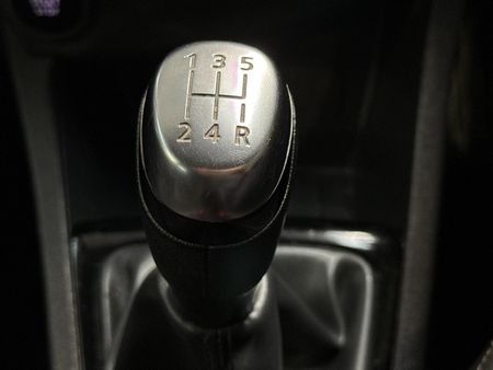 2019-Renault-Clio-IV-900T-Authentique-5-dr-66kW_10